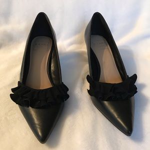 KAARI Blue Suede Ruffle Black Leather Heels sz 7